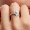 Funkelnder Doppelherz-Ring aus Sterlingsilber Funkelnder Doppelherz-Ring aus Sterlingsilber