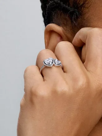 Funkelnder Halo-Herzring aus Sterlingsilber