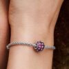 Funkelnder Pavé-Charm, rund, blau – Sterlingsilber