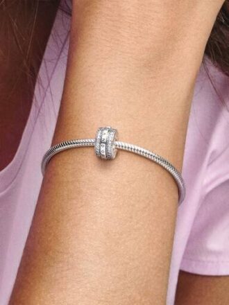 funkelnder pav linien logo clip charm sterlingsilber 1 330x440 - Funkelnder Pav&eacute;-Linien- & Logo-Clip Charm &ndash; Sterlingsilber