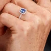 Funkelnder quadratischer blauer Halo-Ring aus Sterlingsilber Funkelnder quadratischer blauer Halo-Ring aus Sterlingsilber