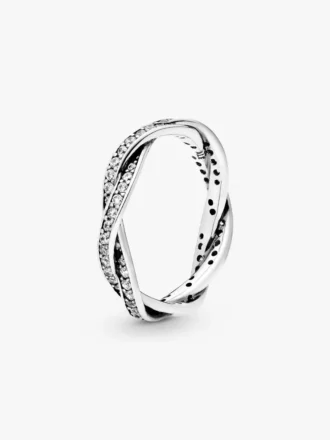 Funkelnder Ring aus Sterlingsilber mit gedrehten Linien