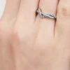 Funkelnder Ring „Intertwined Wave“ aus Sterlingsilber Funkelnder Ring „Intertwined Wave“ aus Sterlingsilber