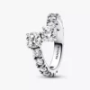 Funkelnder Ring mit überlappenden Bändern aus Sterlingsilber Funkelnder Ring mit überlappenden Bändern aus Sterlingsilber