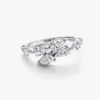Funkelnder Ring mit überlappenden Bändern aus Sterlingsilber Funkelnder Ring mit überlappenden Bändern aus Sterlingsilber