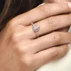 Funkelnder Ring mit Birnenform und Halo-Fassung, 14-karätige Roségoldbeschichtung Funkelnder Ring mit Birnenform und Halo-Fassung, 14-karätige Roségoldbeschichtung