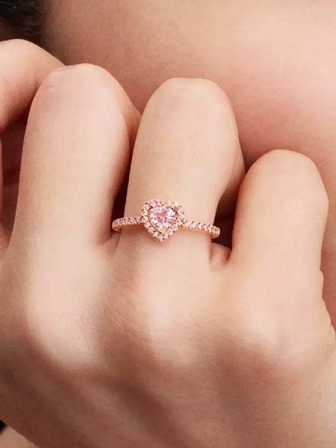 Funkelnder Ring mit erhabenem Herz, 14-karätige Roségoldbeschichtung Funkelnder Ring mit erhabenem Herz, 14-karätige Roségoldbeschichtung