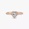 Funkelnder Ring mit erhabenem Herz, 14-karätige Roségoldbeschichtung Funkelnder Ring mit erhabenem Herz, 14-karätige Roségoldbeschichtung