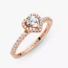 Funkelnder Ring mit erhabenem Herz, 14-karätige Roségoldbeschichtung Funkelnder Ring mit erhabenem Herz, 14-karätige Roségoldbeschichtung