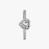Funkelnder Ring mit erhabenem Herz – Sterlingsilber