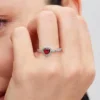Funkelnder Ring mit erhabenem Herz – Sterlingsilber