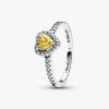Funkelnder Ring mit erhabenem Herz – Sterlingsilber