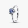 Funkelnder Ring mit erhabenem Herz – Sterlingsilber