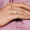 Funkelnder Ring mit gewundenen Linien, 14-karätige Roségoldbeschichtung Funkelnder Ring mit gewundenen Linien, 14-karätige Roségoldbeschichtung