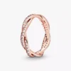 Funkelnder Ring mit gewundenen Linien, 14-karätige Roségoldbeschichtung Funkelnder Ring mit gewundenen Linien, 14-karätige Roségoldbeschichtung