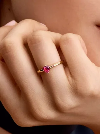 Funkelnder Ring mit rotem Herz, 14-karätige Vergoldung