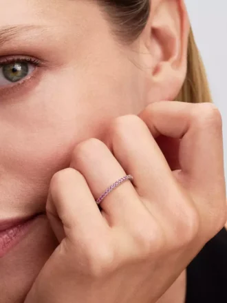 Funkelnder rosa Bandring aus Sterlingsilber