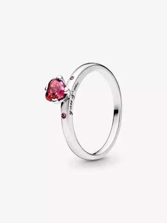 Funkelnder roter Herzring aus Sterlingsilber