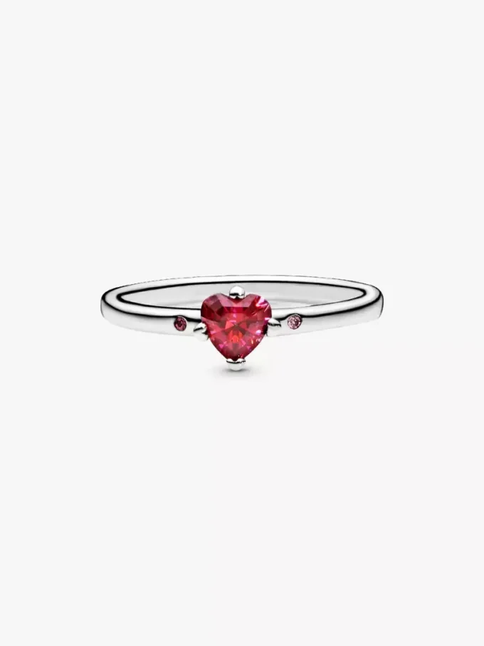 Funkelnder roter Herzring aus Sterlingsilber Funkelnder roter Herzring aus Sterlingsilber