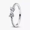Funkelnder Schleifenring aus Sterlingsilber Funkelnder Schleifenring aus Sterlingsilber