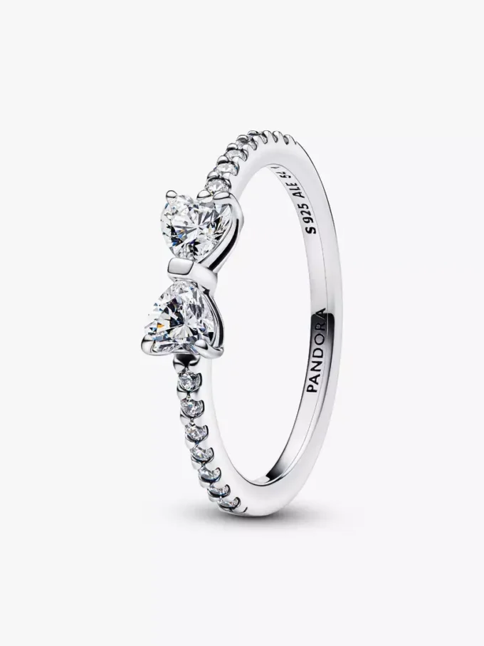 Funkelnder Schleifenring aus Sterlingsilber Funkelnder Schleifenring aus Sterlingsilber