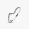 Funkelnder Wellenring aus Sterlingsilber Funkelnder Wellenring aus Sterlingsilber