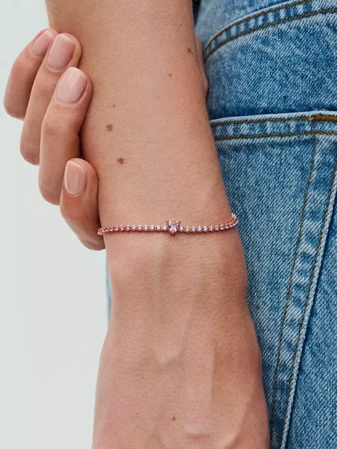 Funkelndes Herz-Tennisarmband, 14 Karat Roségold-Beschichtung Funkelndes Herz-Tennisarmband, 14 Karat Roségold-Beschichtung