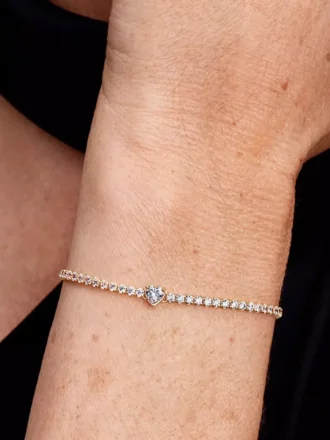 Funkelndes Herz-Tennisarmband, 14 Karat vergoldet