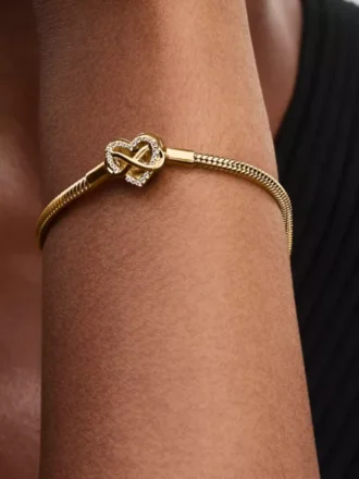 Funkelndes Snake Chain-Armband mit Unendlichkeits-Herzverschluss, 14 Karat vergoldet