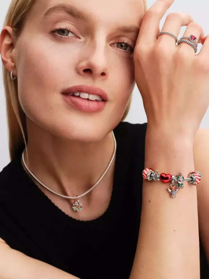 Weihnachtskranz-Dangle Charm aus Sterlingsilber