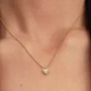 Gravierbare Herz-Halo-Halskette, 14 Karat vergoldet Gravierbare Herz-Halo-Halskette, 14 Karat vergoldet