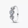 Halo-Herz-Trilogie-Ring aus Sterlingsilber Halo-Herz-Trilogie-Ring aus Sterlingsilber