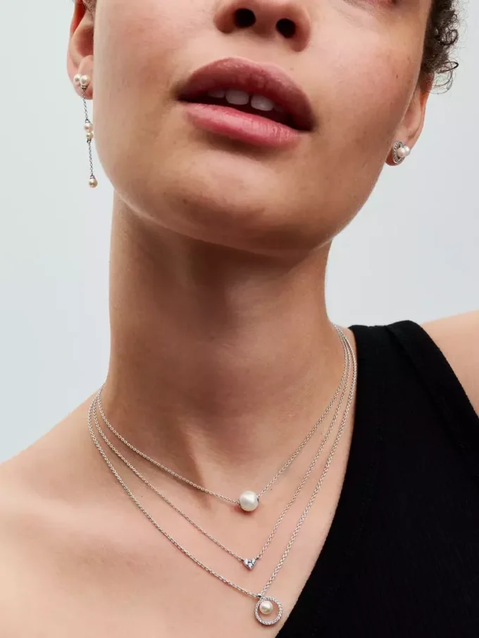 Halskette mit behandelter Süßwasserzuchtperle und Pavé-Collier aus Sterlingsilber Halskette mit behandelter Süßwasserzuchtperle und Pavé-Collier aus Sterlingsilber