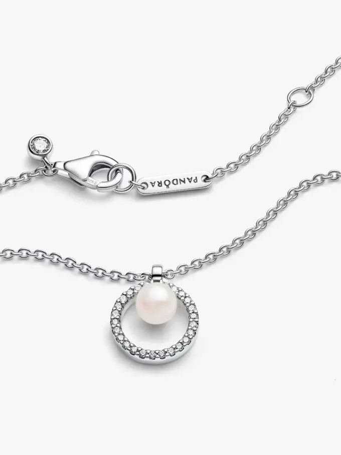 Halskette mit behandelter Süßwasserzuchtperle und Pavé-Collier aus Sterlingsilber Halskette mit behandelter Süßwasserzuchtperle und Pavé-Collier aus Sterlingsilber