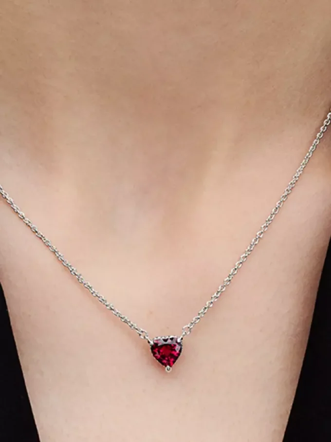 Halskette mit funkelndem Herz-Halo-Anhänger aus Sterlingsilber Halskette mit funkelndem Herz-Halo-Anhänger aus Sterlingsilber