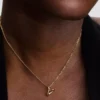 Halskette mit kleinem Anhänger in organischer Herzform, 14 Karat vergoldet Halskette mit kleinem Anhänger in organischer Herzform, 14 Karat vergoldet