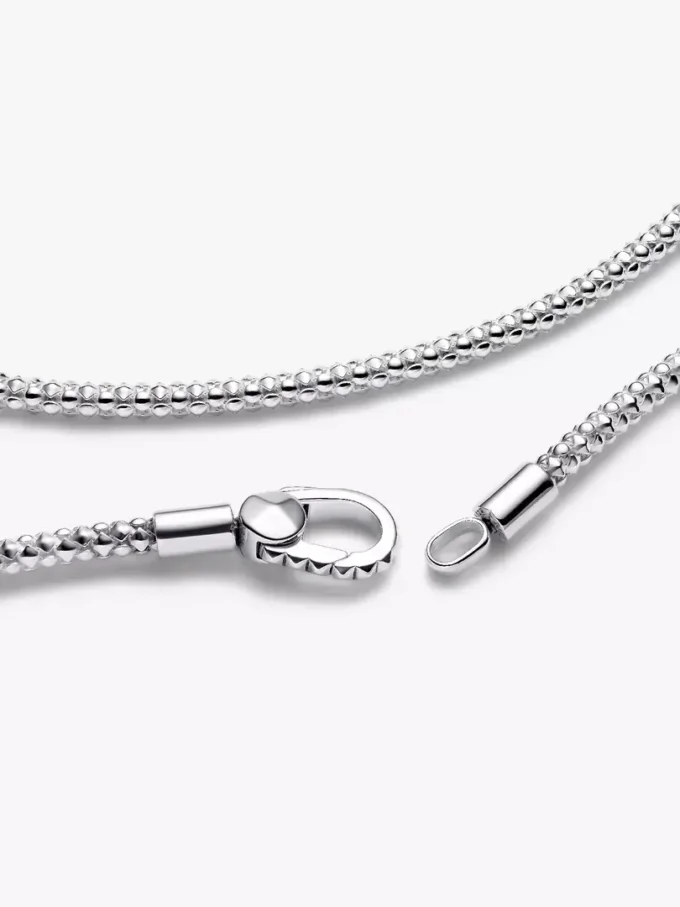 Halskette mit Nietenverschluss und Kette aus Sterlingsilber Halskette mit Nietenverschluss und Kette aus Sterlingsilber