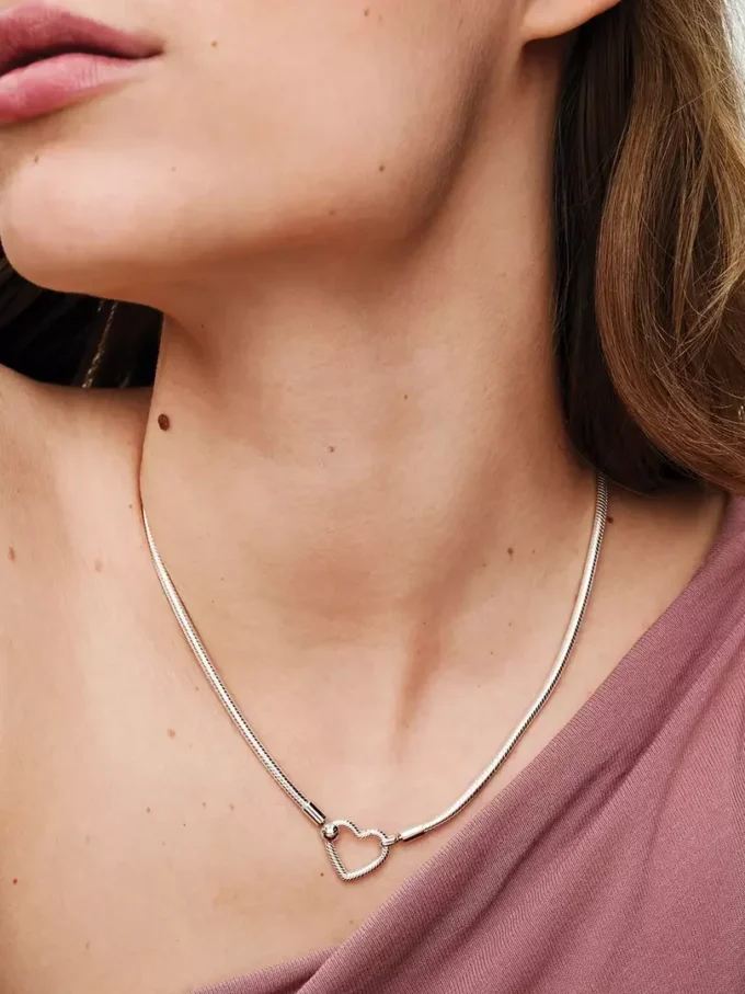 Halskette mit Snake Chain und Herzverschluss aus Sterlingsilber Halskette mit Snake Chain und Herzverschluss aus Sterlingsilber