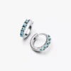 Hellblaue Huggie-Ohrringe aus Sterlingsilber