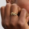Infinity-Knoten-Ring, 14-karätig vergoldet Infinity-Knoten-Ring, 14-karätig vergoldet