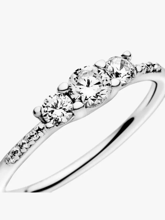 Klarer Dreisteinring aus Sterlingsilber Klarer Dreisteinring aus Sterlingsilber