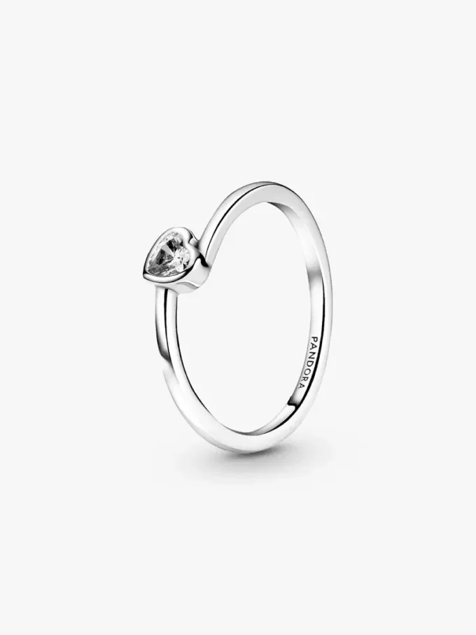 Klarer, geneigter Herz-Solitärring aus Sterlingsilber Klarer, geneigter Herz-Solitärring aus Sterlingsilber