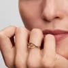 Kleiner Ring mit organisch geformtem Herz, 14-karätig vergoldet Kleiner Ring mit organisch geformtem Herz, 14-karätig vergoldet
