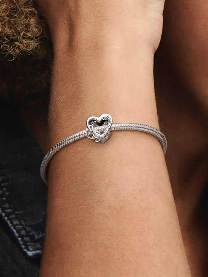 „Love you mom“ Infinity-Herz-Charm aus Sterlingsilber „Love you mom“ Infinity-Herz-Charm aus Sterlingsilber