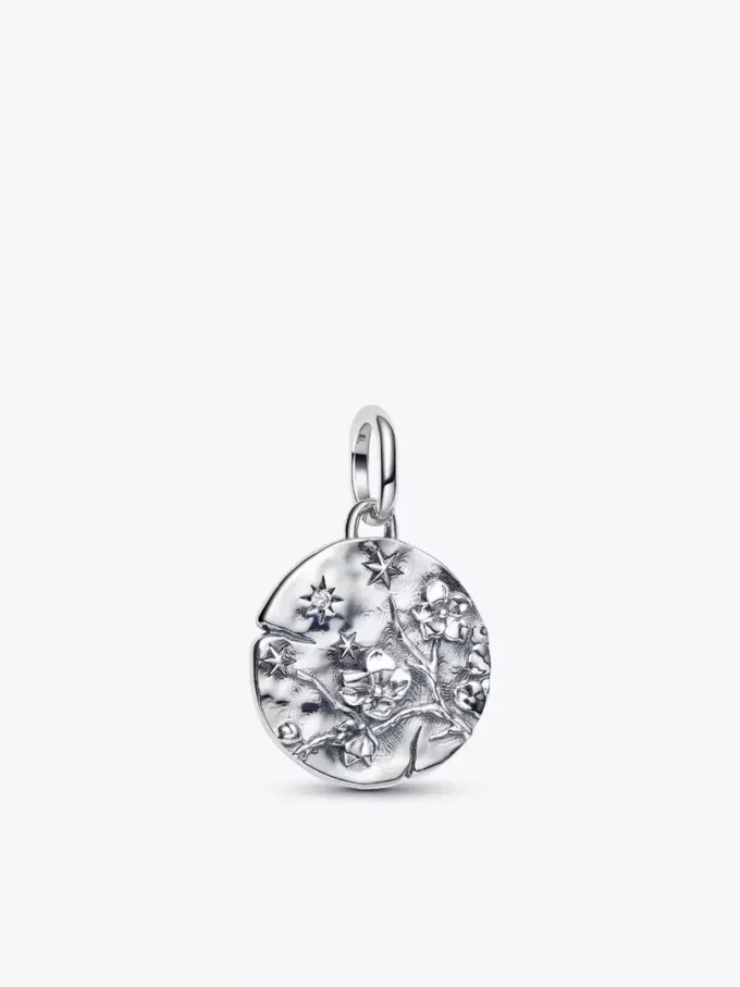 Charm „Kirschblüten-Medaillon“ aus Sterlingsilber Charm „Kirschblüten-Medaillon“ aus Sterlingsilber