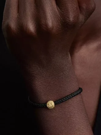 Mini-Charm mit strukturiertem Smiley, 14-karätig vergoldet