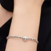 Mini-Charm mit strukturiertem Totenkopf aus Sterlingsilber