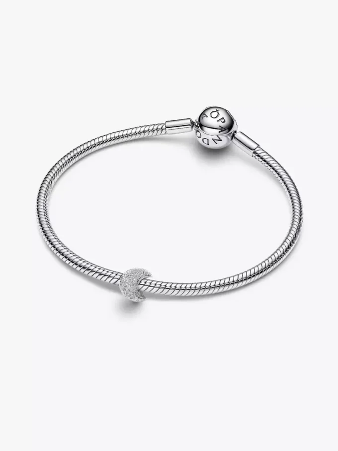 Mini-Charm „Texturierter Mond“ aus Sterlingsilber Mini-Charm „Texturierter Mond“ aus Sterlingsilber