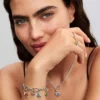 Blauer Schmetterling Mini-Dangle Charm, 14 Karat vergoldet Blauer Schmetterling Mini-Dangle Charm, 14 Karat vergoldet