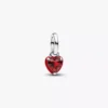 Mini-Dangle Charm „Rotes Chakra-Herz“ aus Sterlingsilber Mini-Dangle Charm „Rotes Chakra-Herz“ aus Sterlingsilber
